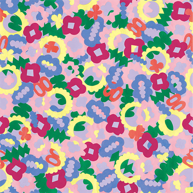 内装は、「ミナ ペルホネン」オリジナルの絵柄