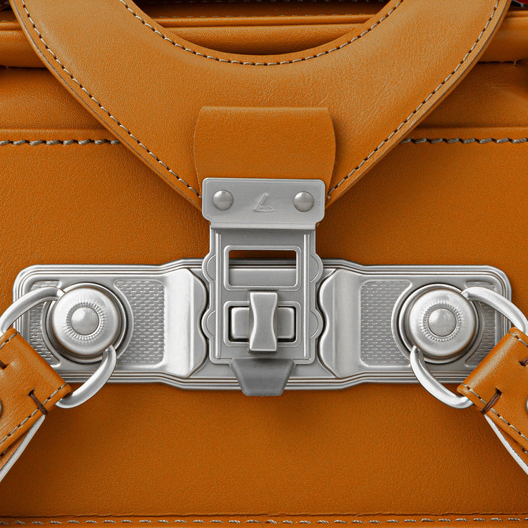 シンプルな構造で壊れにくい手動のマグネット錠