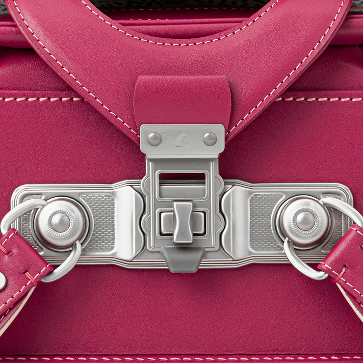 シンプルな構造で壊れにくい手動のマグネット錠