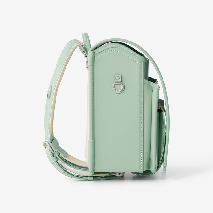 リフレクターなどを装着できるDカン付き